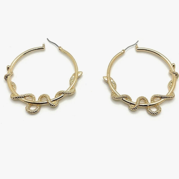 New! BETSEY JOHNSON Snake Serpent Hoop Earrings. - Picture 3 of 3